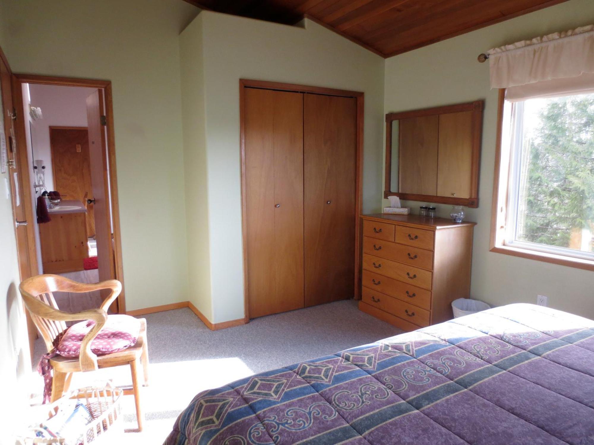 Moon And Sixpence Bed & Breakfast Ucluelet Exterior foto